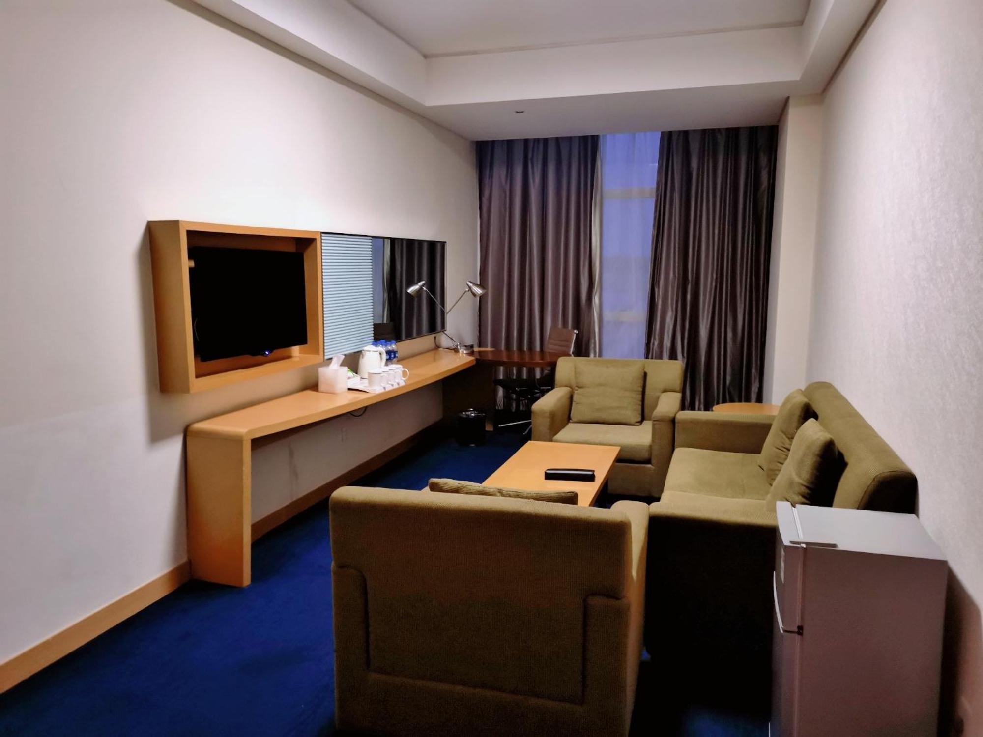 Holiday Inn Express Zhengzhou Airport By Ihg Xinzheng  Экстерьер фото