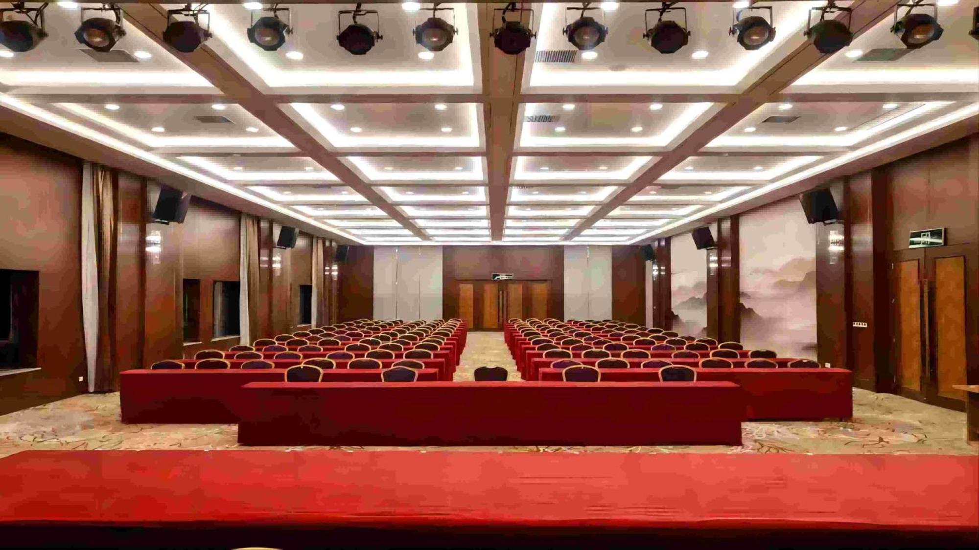 Holiday Inn Express Zhengzhou Airport By Ihg Xinzheng  Экстерьер фото