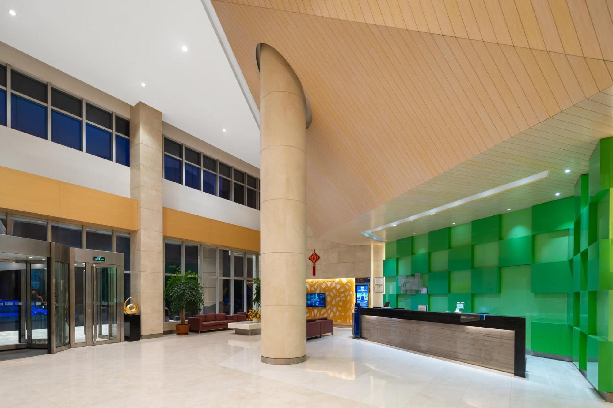 Holiday Inn Express Zhengzhou Airport By Ihg Xinzheng  Экстерьер фото
