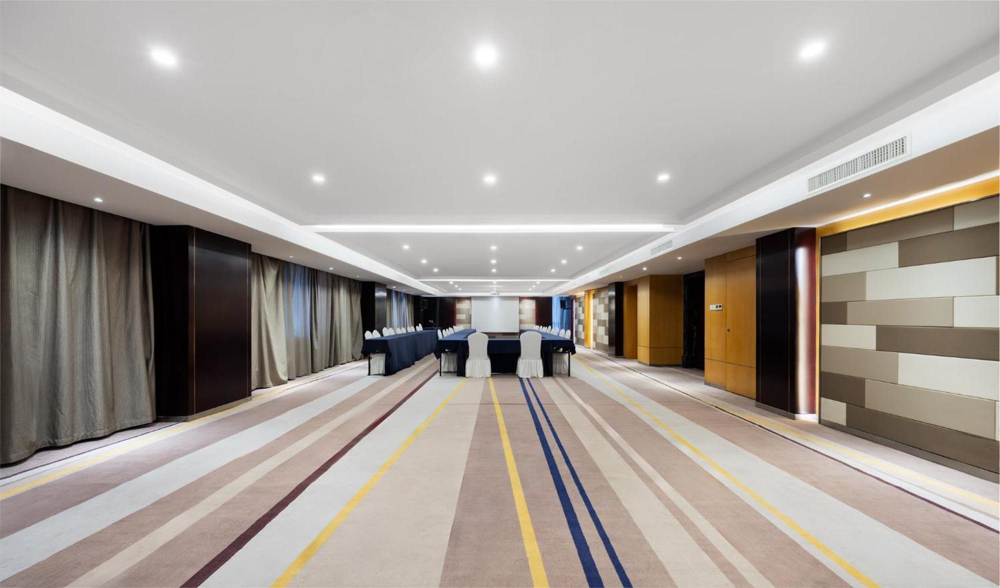 Holiday Inn Express Zhengzhou Airport By Ihg Xinzheng  Экстерьер фото