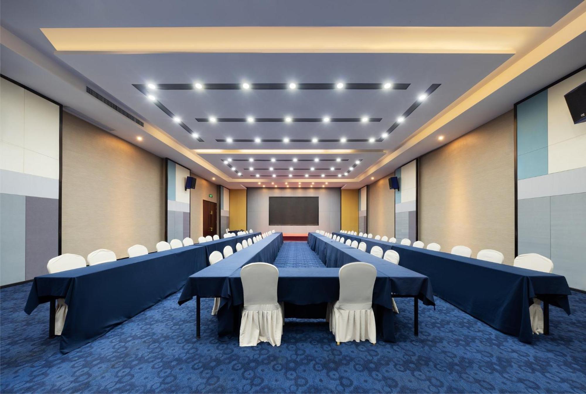 Holiday Inn Express Zhengzhou Airport By Ihg Xinzheng  Экстерьер фото