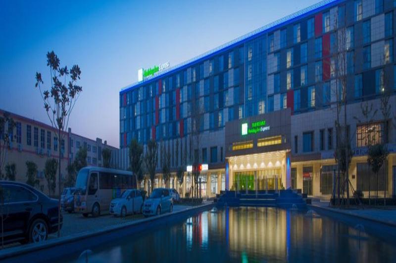 Holiday Inn Express Zhengzhou Airport By Ihg Xinzheng  Экстерьер фото